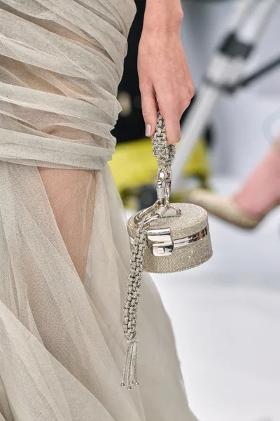 Look 61